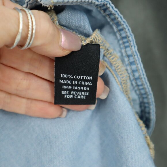 Ashley Mason Denim Button-Up Shirt Womens Medium Light Wash Distressed Boho Y2K - Picture 4 of 8